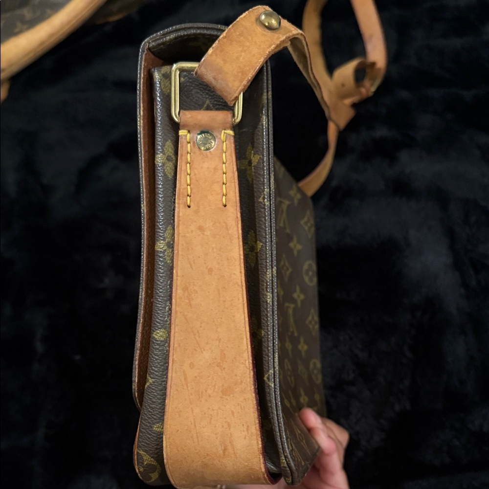 Louis Vuitton Classic Monogram Crossbody Bag - Picture 7 of 10